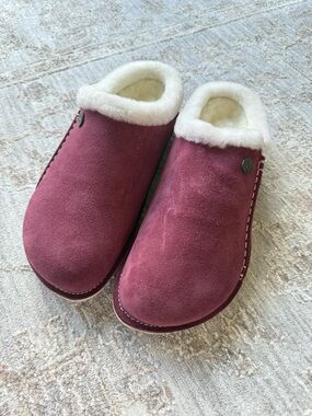 Birkenstock Women's Suede Shearling Clog in Plum Zermatt Premium
